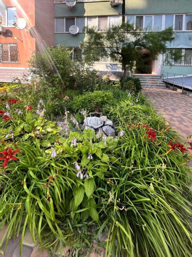 Продаж 2-кімнатної квартири 76.1 м², Академічна, 28
