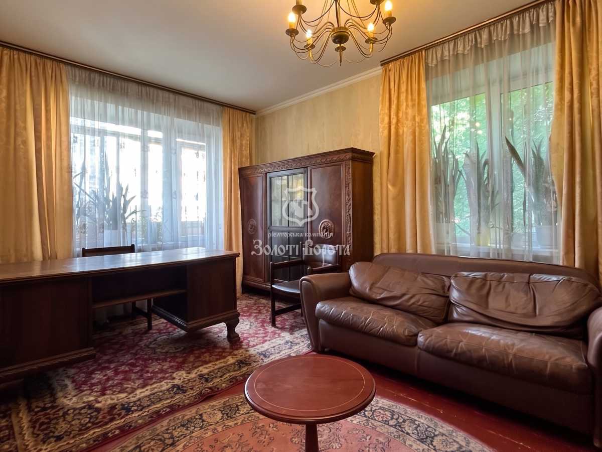 Продаж 1-кімнатної квартири 34 м², Щусєва вул., 33