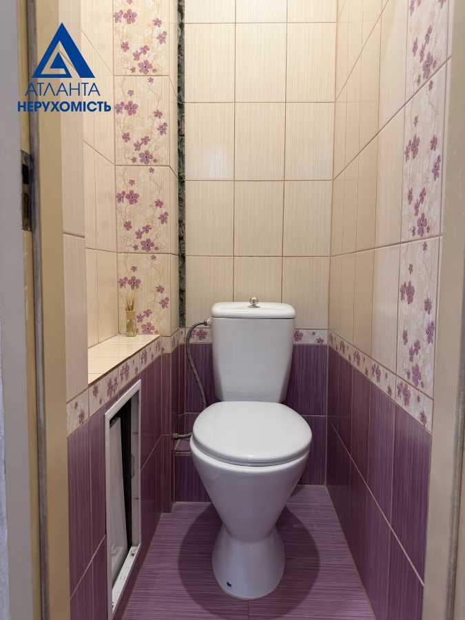 Продаж 3-кімнатної квартири 69.5 м², Захисників України, 29