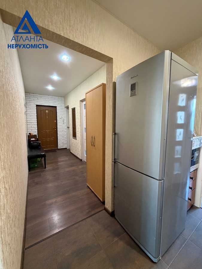 Продаж 3-кімнатної квартири 69.5 м², Захисників України, 29