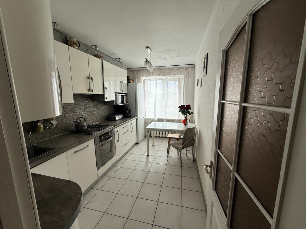Продаж 4-кімнатної квартири 83 м², Гладкова вул.