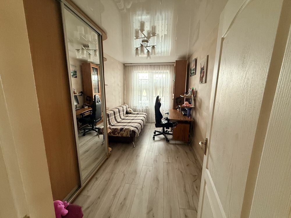 Продаж 4-кімнатної квартири 83 м², Гладкова вул.