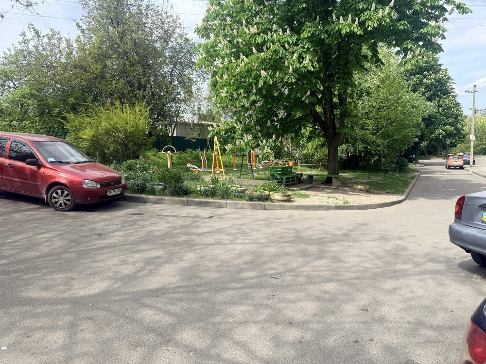 Продаж 4-кімнатної квартири 83 м², Гладкова вул.