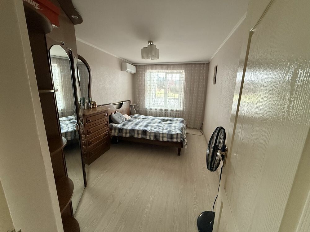 Продаж 4-кімнатної квартири 83 м², Гладкова вул.