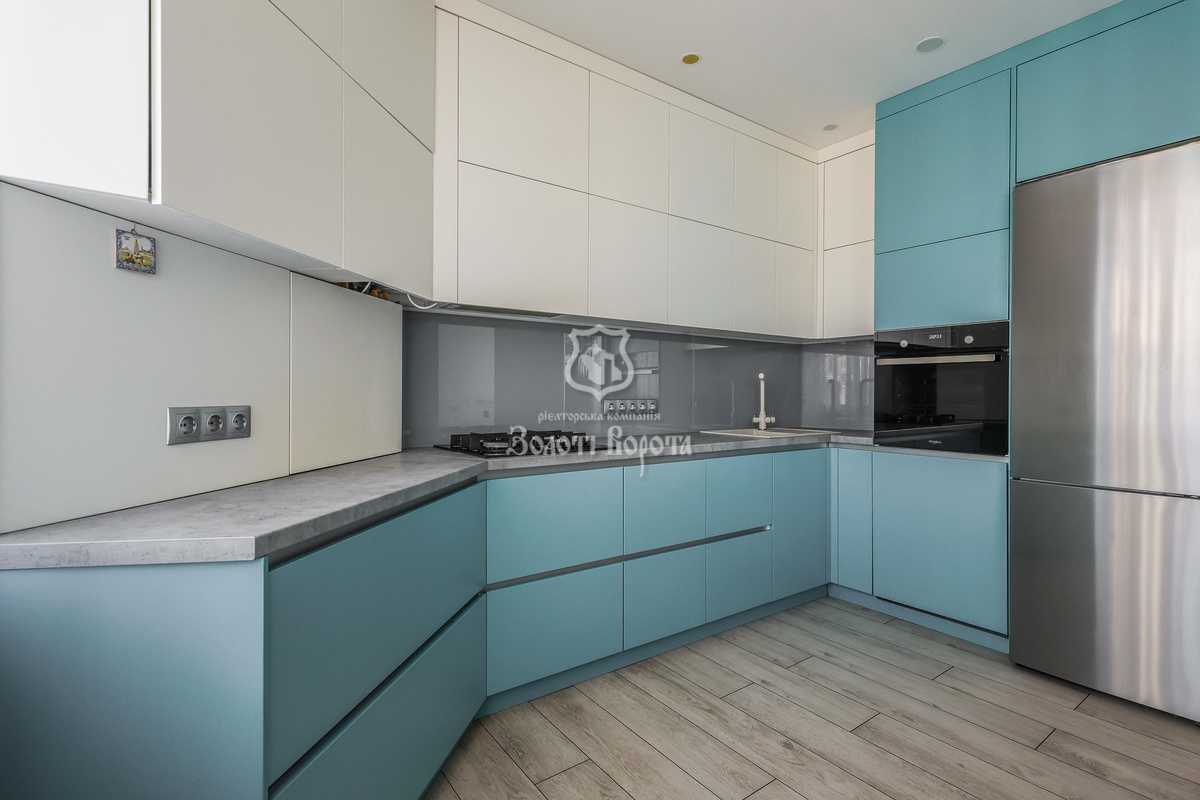 Продажа 5-комнатной квартиры 98.3 м², Мартынова просп., 9