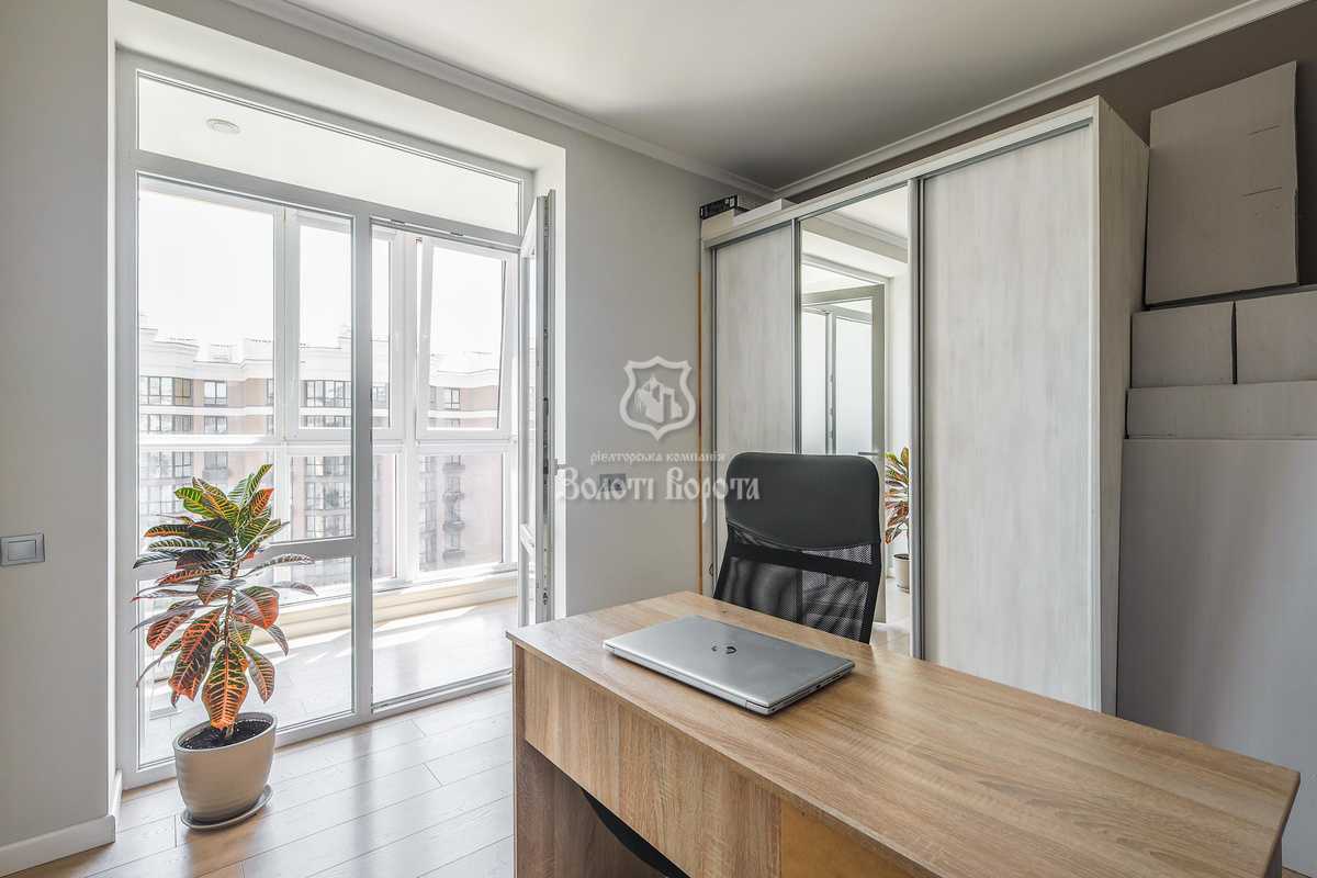 Продажа 5-комнатной квартиры 98.3 м², Мартынова просп., 9
