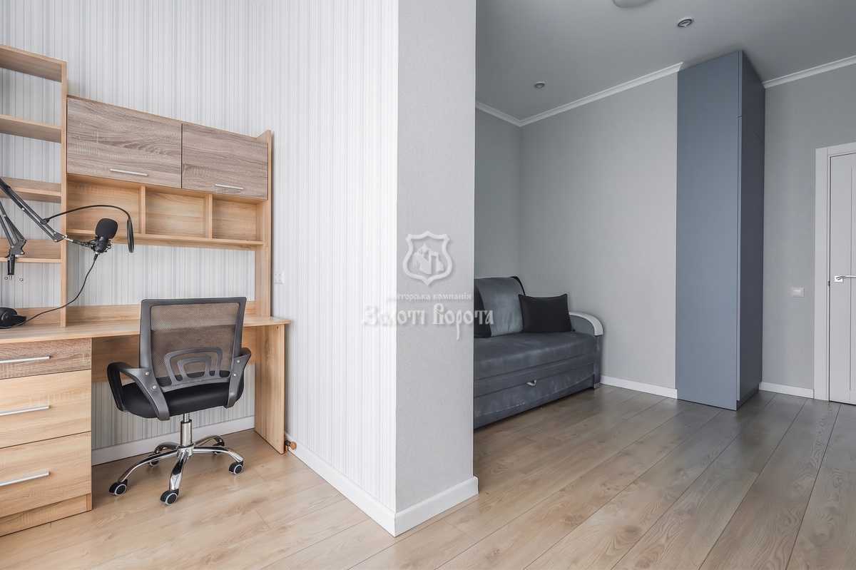 Продажа 5-комнатной квартиры 98.3 м², Мартынова просп., 9