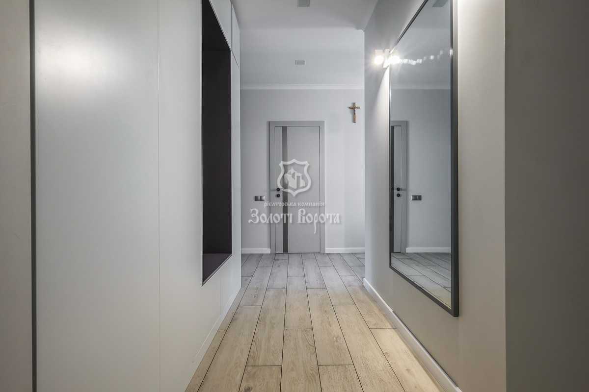Продажа 5-комнатной квартиры 98.3 м², Мартынова просп., 9