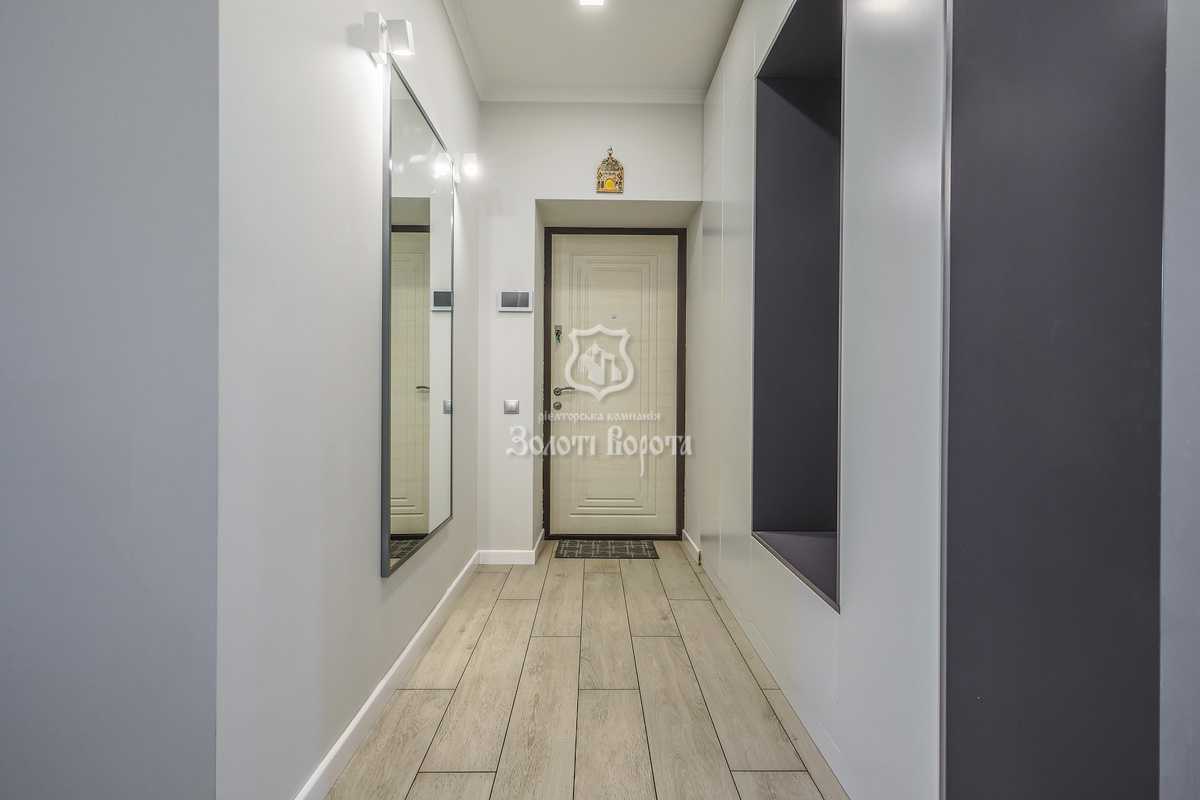 Продажа 5-комнатной квартиры 98.3 м², Мартынова просп., 9