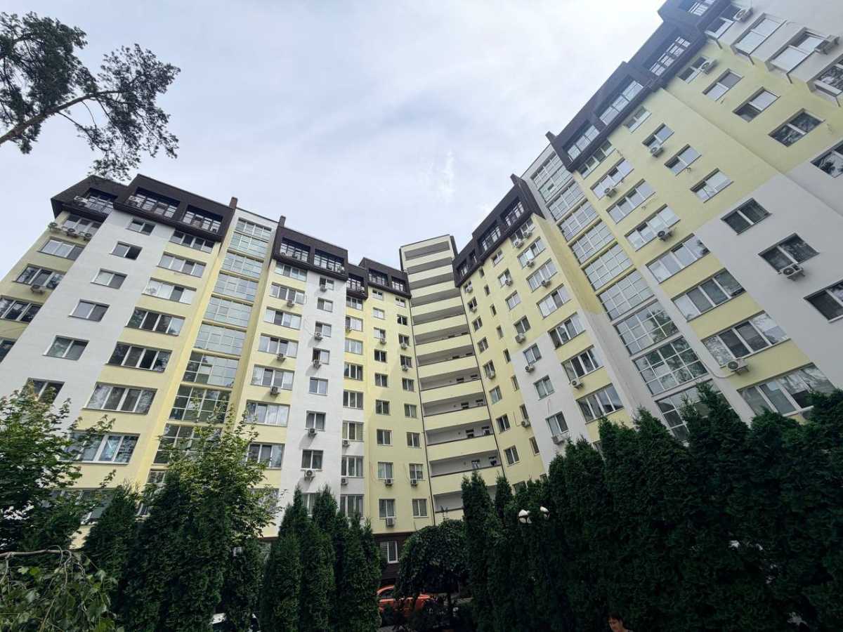 Продажа 2-комнатной квартиры 83 м², 11-я Линия ул., 4