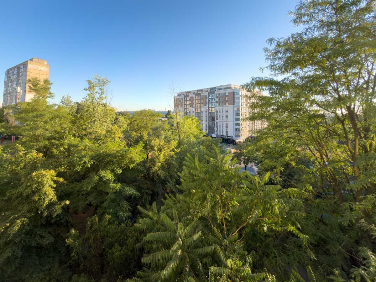 Продажа 1-комнатной квартиры 36 м², Радужная ул., 69
