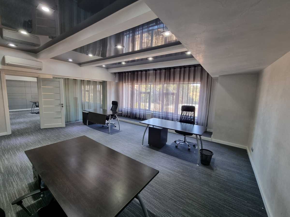 Продаж офісу 109 м², Ярославська вул., 56