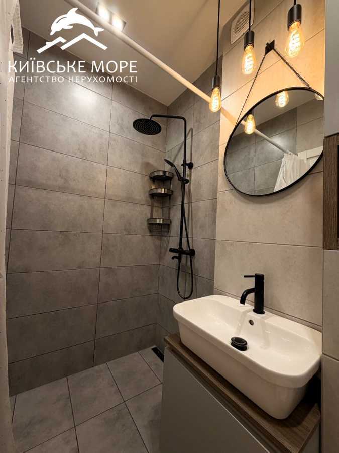 Продаж 3-кімнатної квартири 90 м², Воскресенська вул., 18