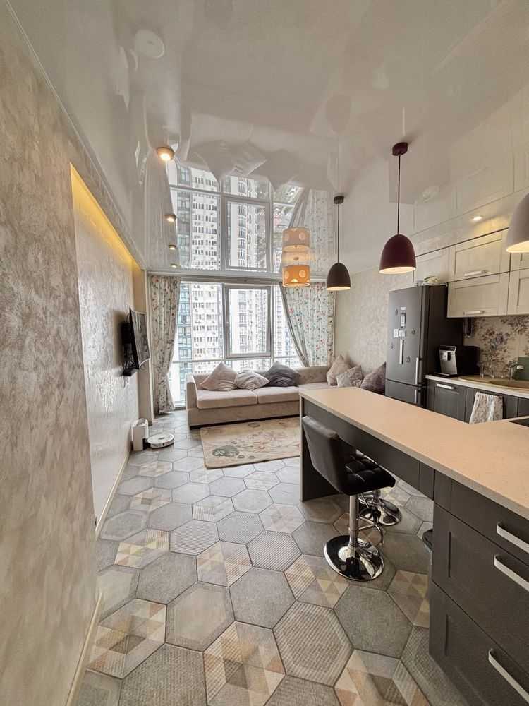 Продажа 2-комнатной квартиры 84 м², Вячеслава Черновола ул., 11