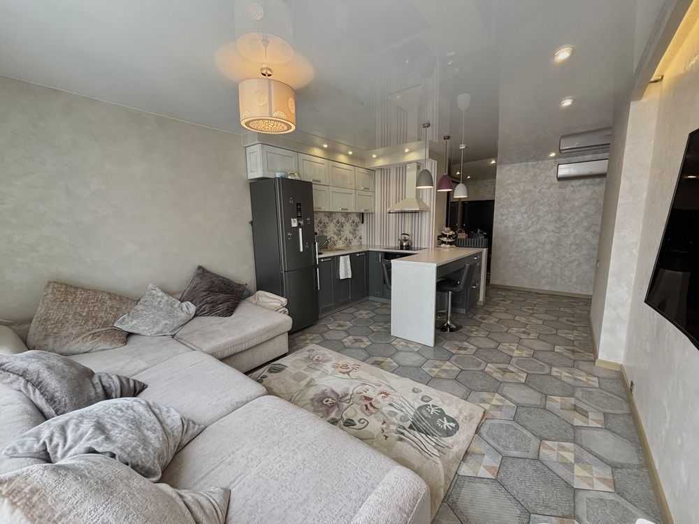 Продажа 2-комнатной квартиры 84 м², Вячеслава Черновола ул., 11