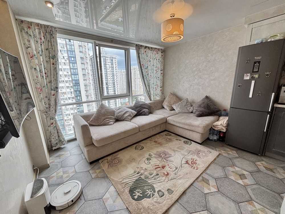 Продажа 2-комнатной квартиры 84 м², Вячеслава Черновола ул., 11