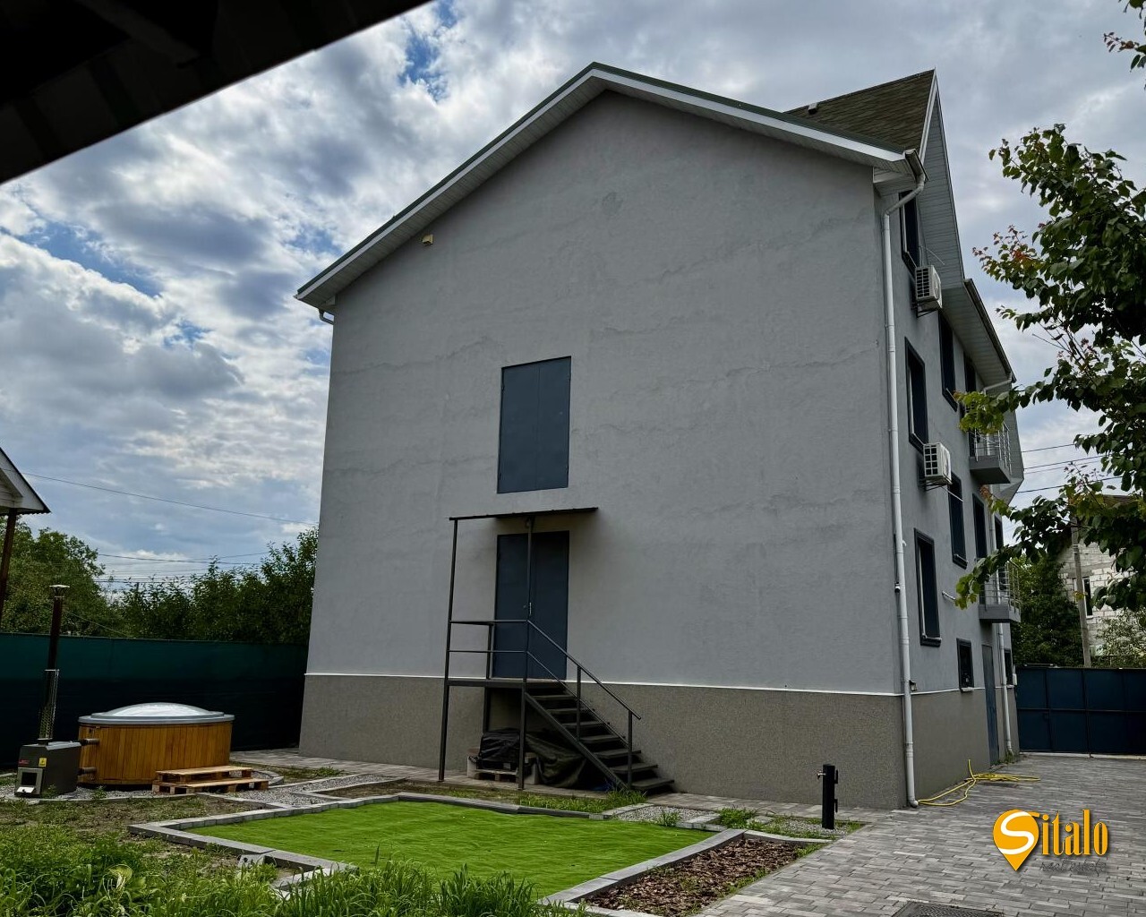 Продажа дома 380 м², 1-я Озерная ул.