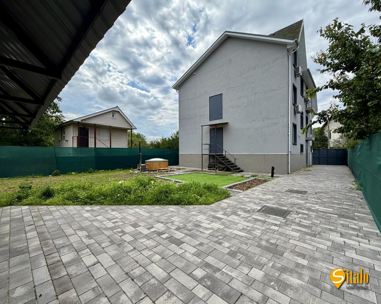 Продажа дома 380 м², 1-я Озерная ул.