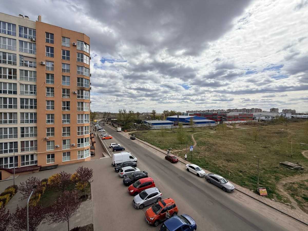 Продажа 3-комнатной квартиры 76 м², Героев Небесной Сотни просп., 26/15