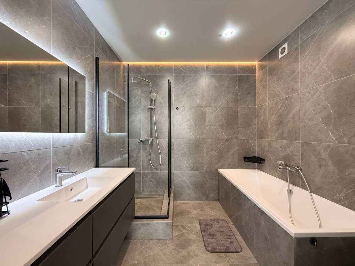Продажа 3-комнатной квартиры 76 м², Героев Небесной Сотни просп., 26/15