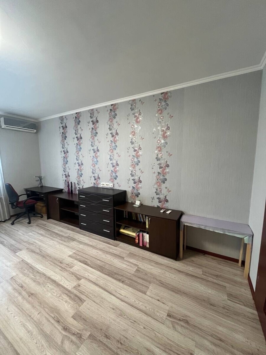 Продаж 1-кімнатної квартири 52 м², Василя Симоненко вул., 5А