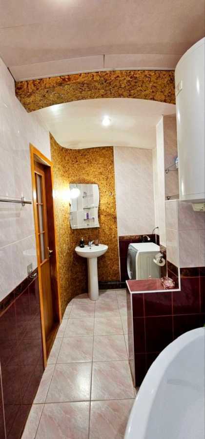 Продажа 2-комнатной квартиры 69 м², Харковская, 63