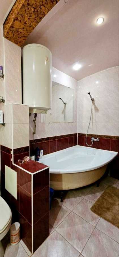 Продажа 2-комнатной квартиры 69 м², Харковская, 63