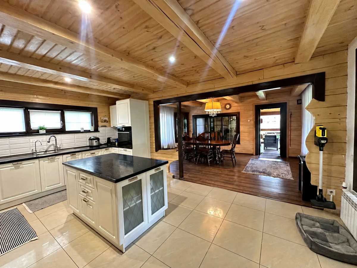 Продажа коттеджа 300 м², придеснянська, 72