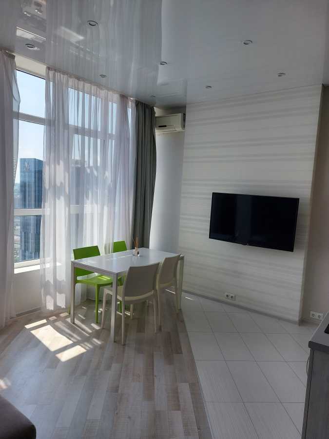 Оренда 2-кімнатної квартири 50 м², Жилянська вул., 118