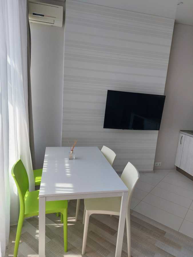 Оренда 2-кімнатної квартири 50 м², Жилянська вул., 118