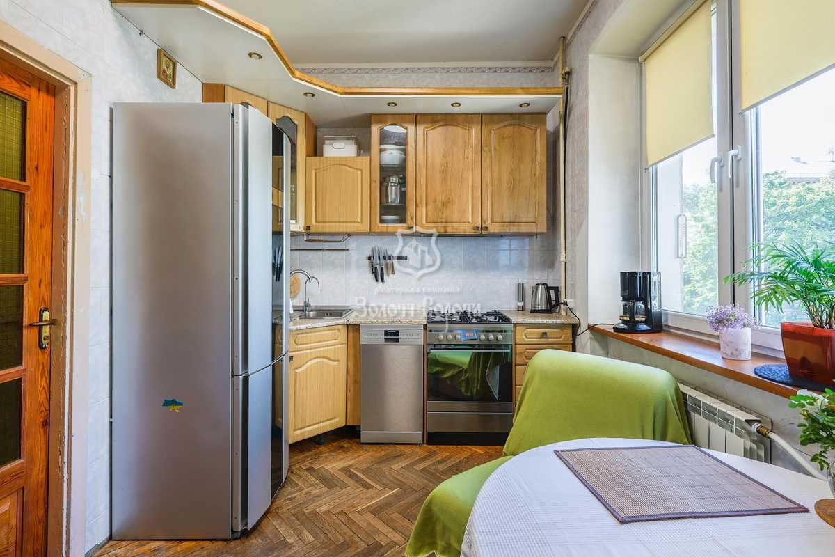 Продажа 3-комнатной квартиры 82.2 м², Искровская ул., 3