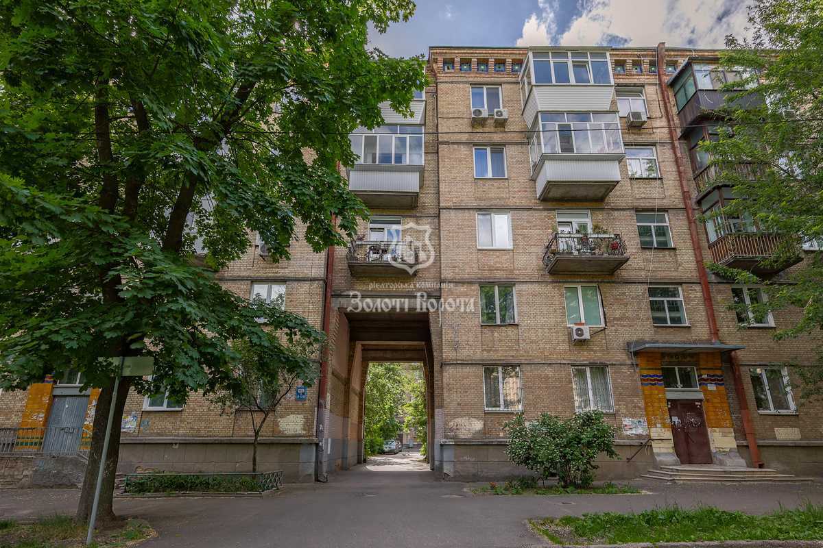 Продажа 3-комнатной квартиры 82.2 м², Искровская ул., 3