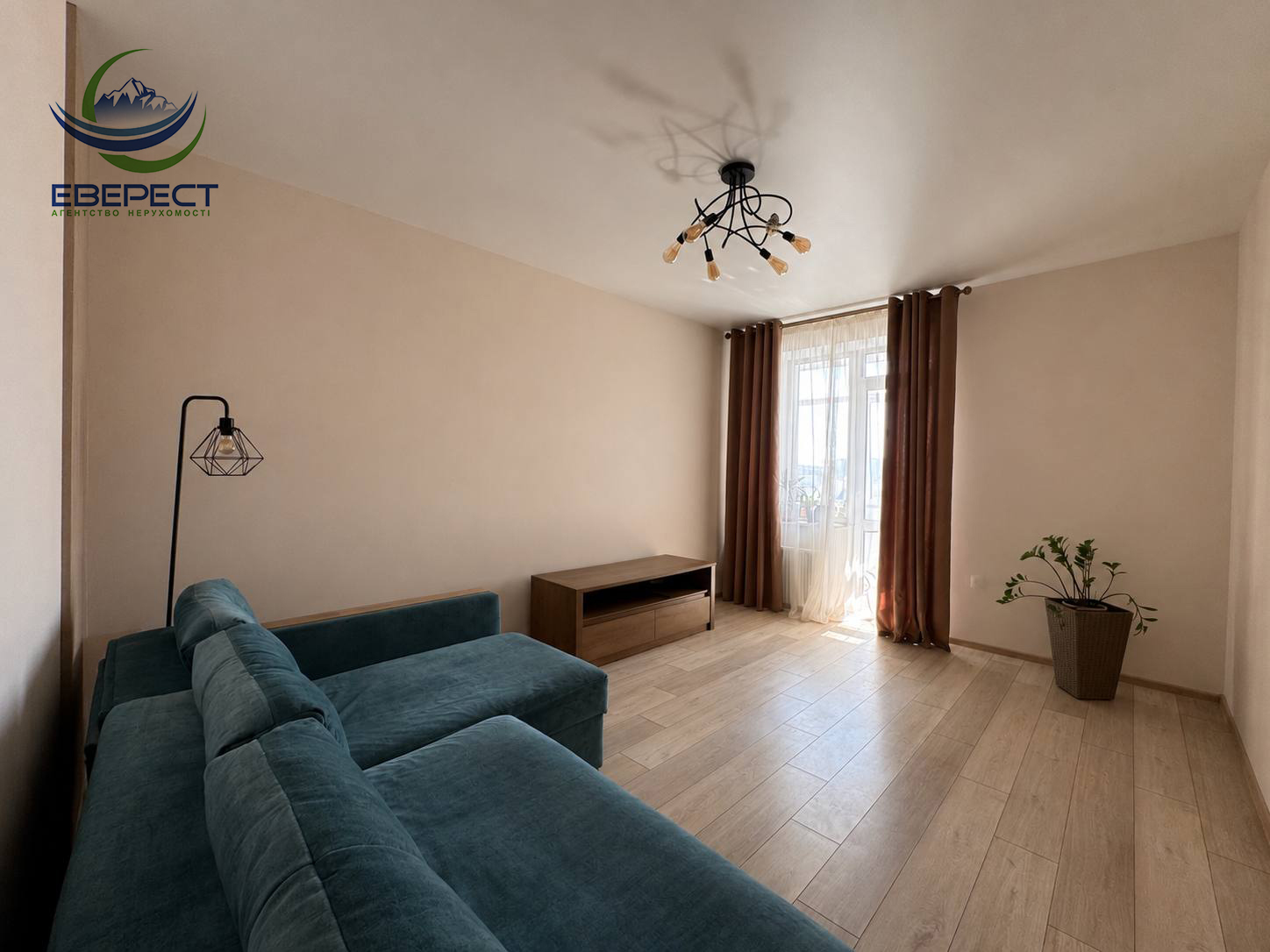 Продаж 1-кімнатної квартири 42 м², Зачепи вул., 16