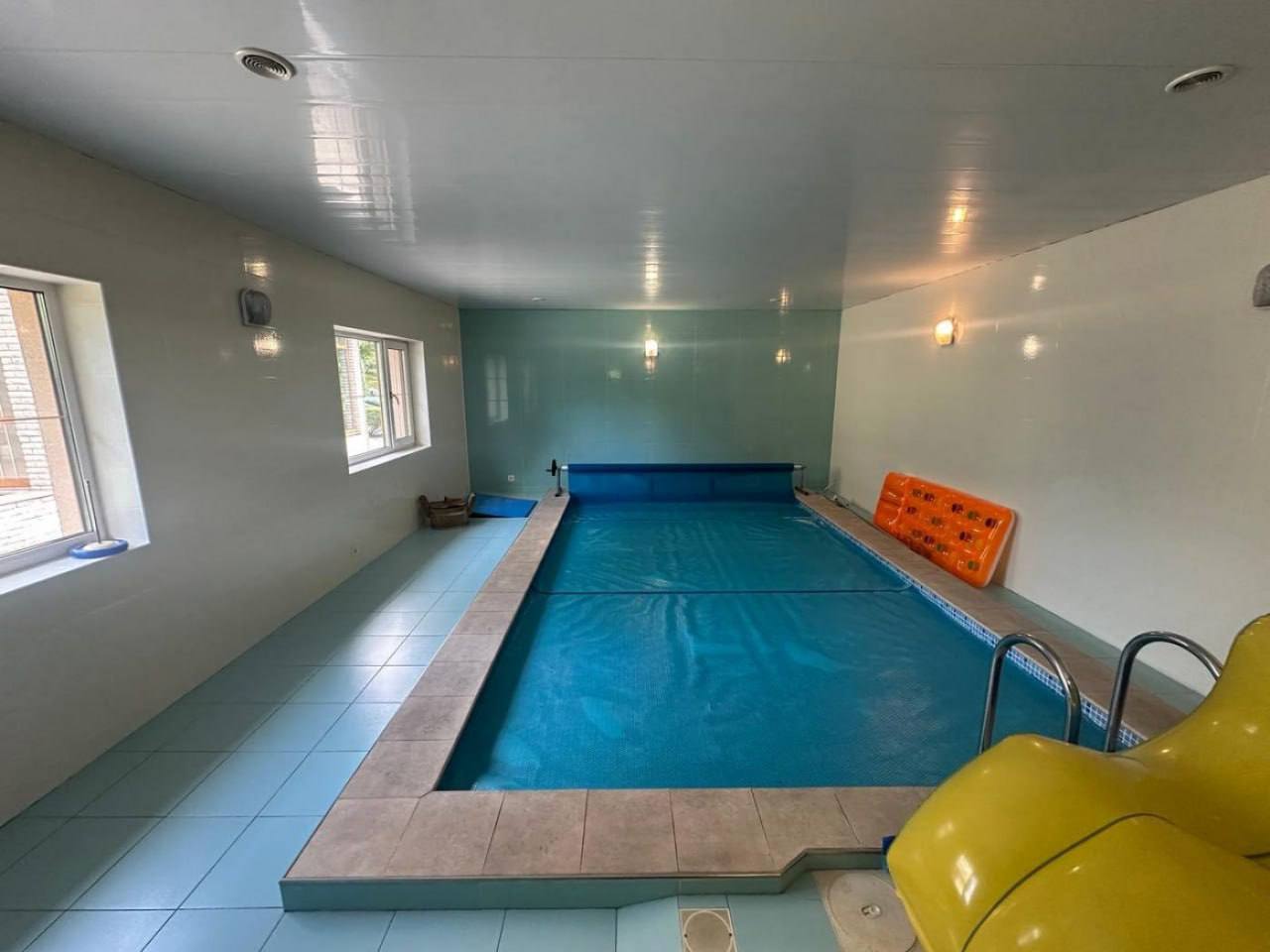Оренда будинку 220 м²