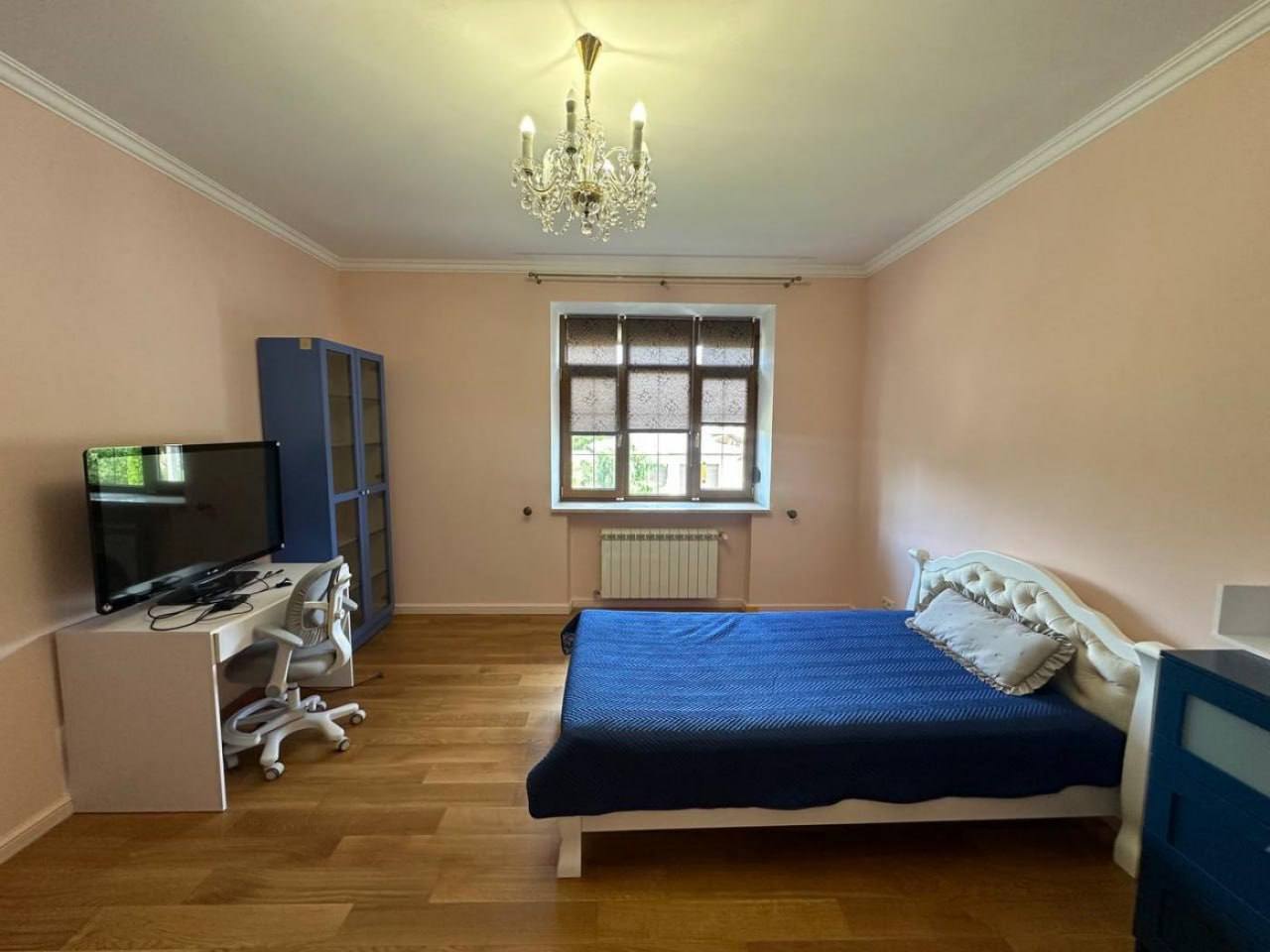 Оренда будинку 220 м²