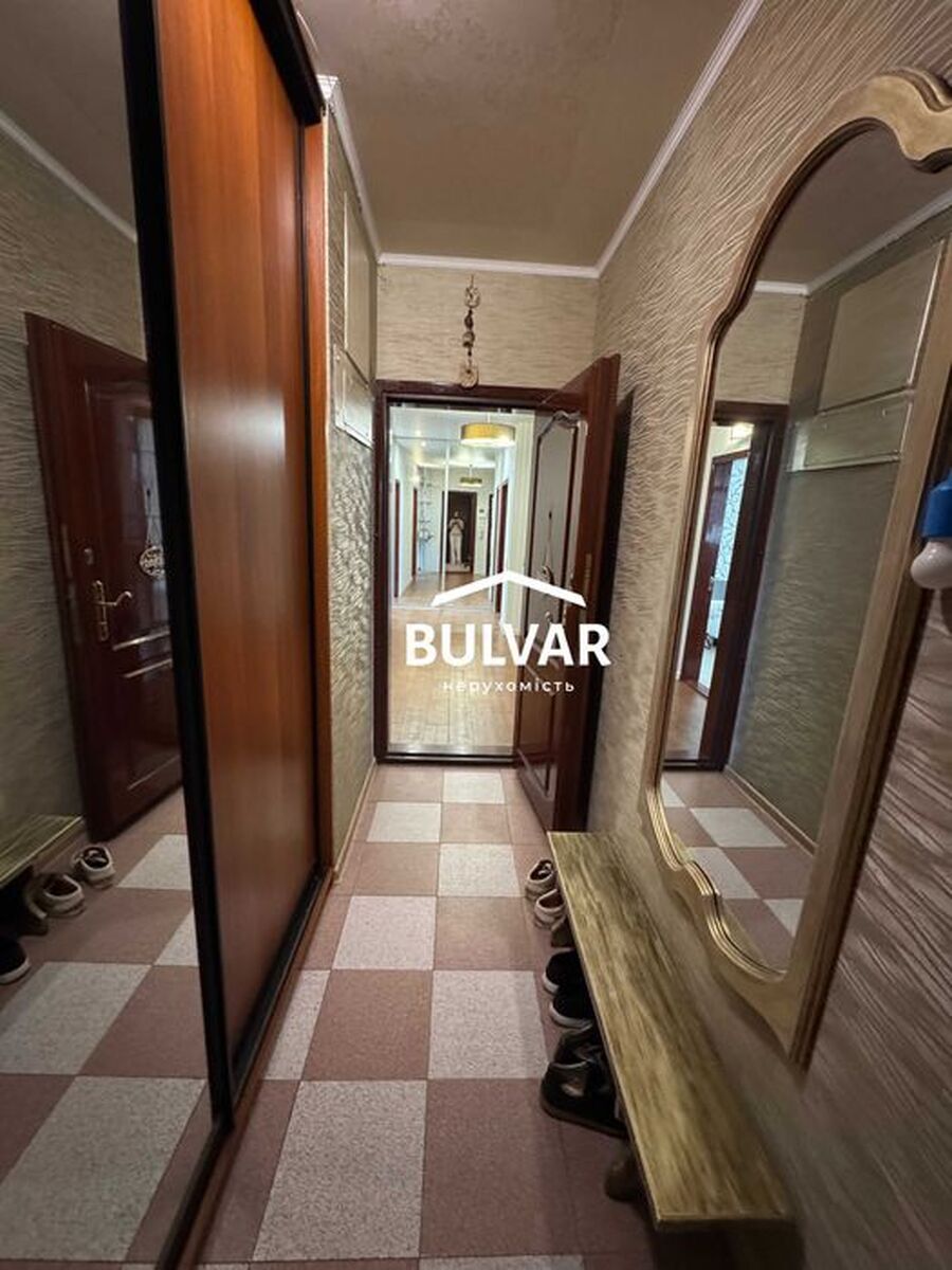 Продажа 4-комнатной квартиры 82 м², Победы просп., 65Б