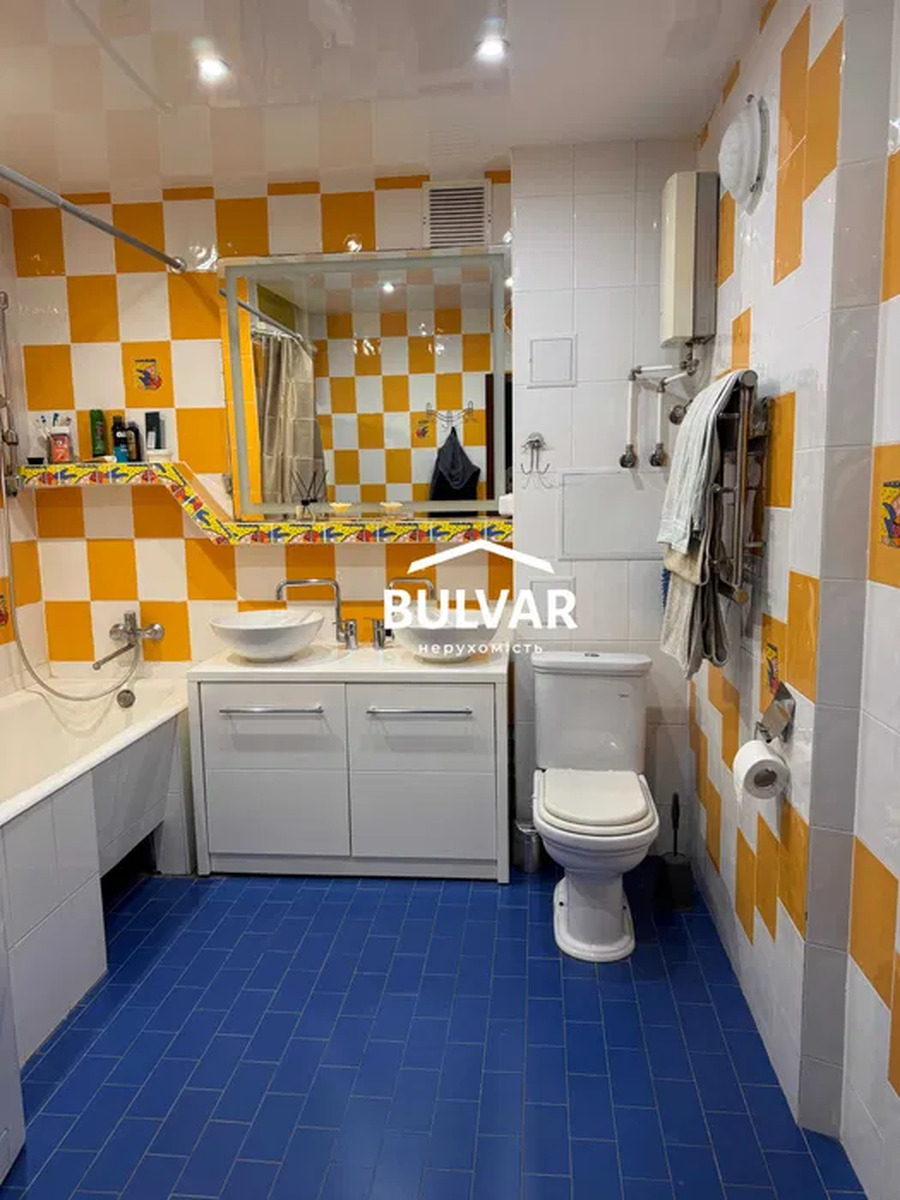 Продажа 4-комнатной квартиры 82 м², Победы просп., 65Б