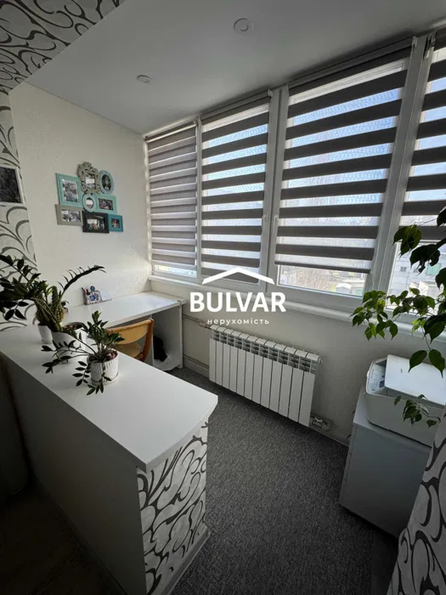 Продажа 4-комнатной квартиры 82 м², Победы просп., 65Б