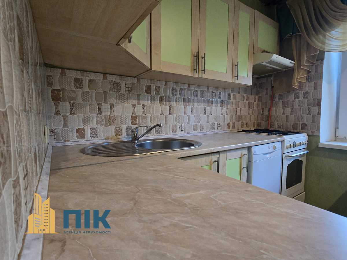 Продажа 1-комнатной квартиры 30.5 м², Иорданская ул., 4