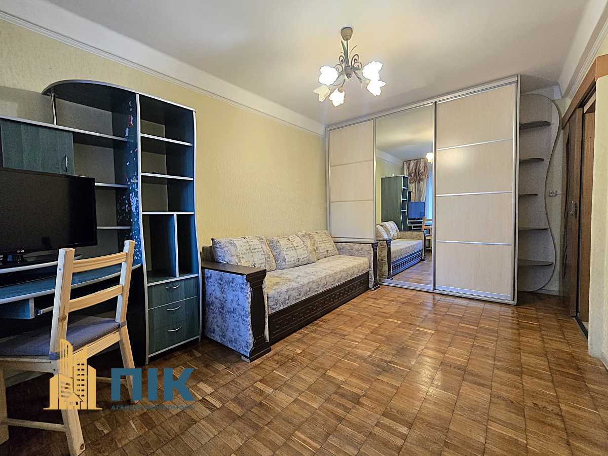 Продажа 1-комнатной квартиры 30.5 м², Иорданская ул., 4