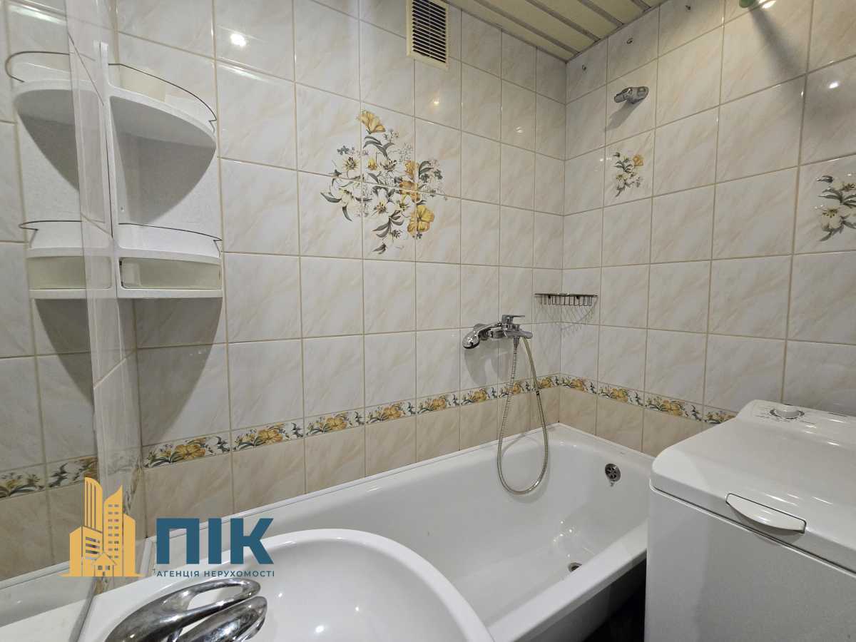 Продажа 1-комнатной квартиры 30.5 м², Иорданская ул., 4