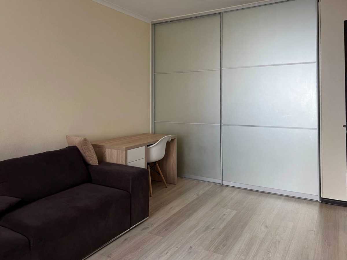 Продажа 1-комнатной квартиры 43 м², Боголюбова ул., 25