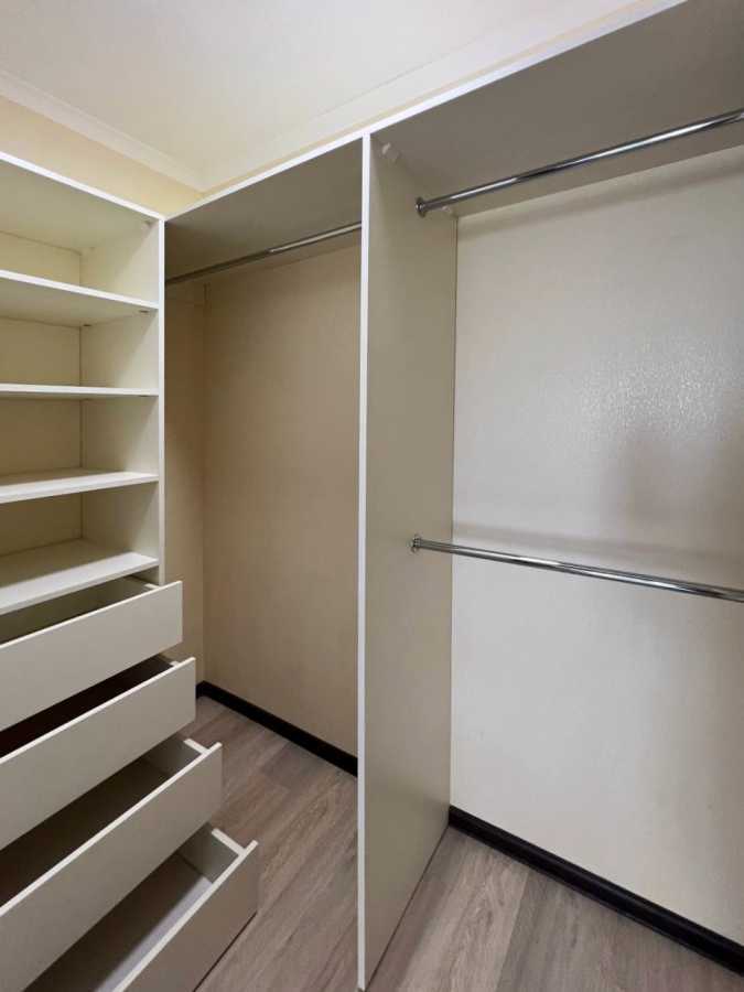 Продажа 1-комнатной квартиры 43 м², Боголюбова ул., 25