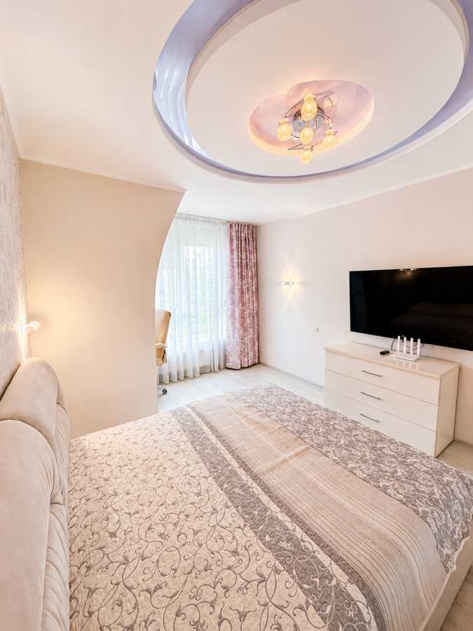 Продажа 2-комнатной квартиры 63.2 м², Практичная ул., 6