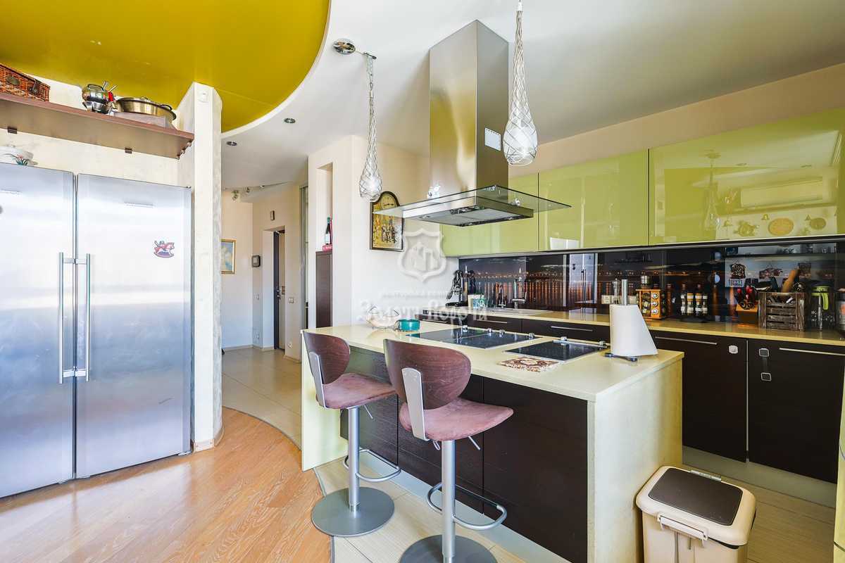 Продажа 3-комнатной квартиры 113.1 м², Урловская ул., 11А