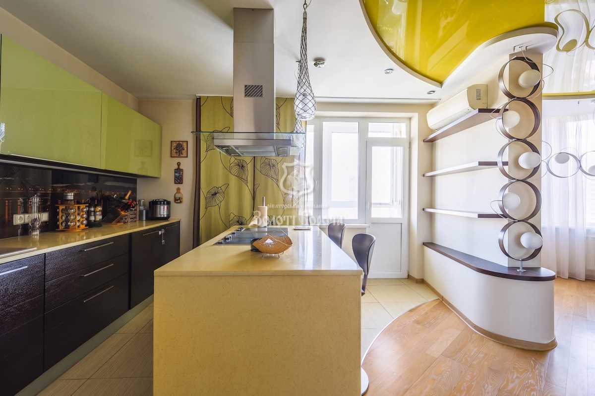 Продажа 3-комнатной квартиры 113.1 м², Урловская ул., 11А