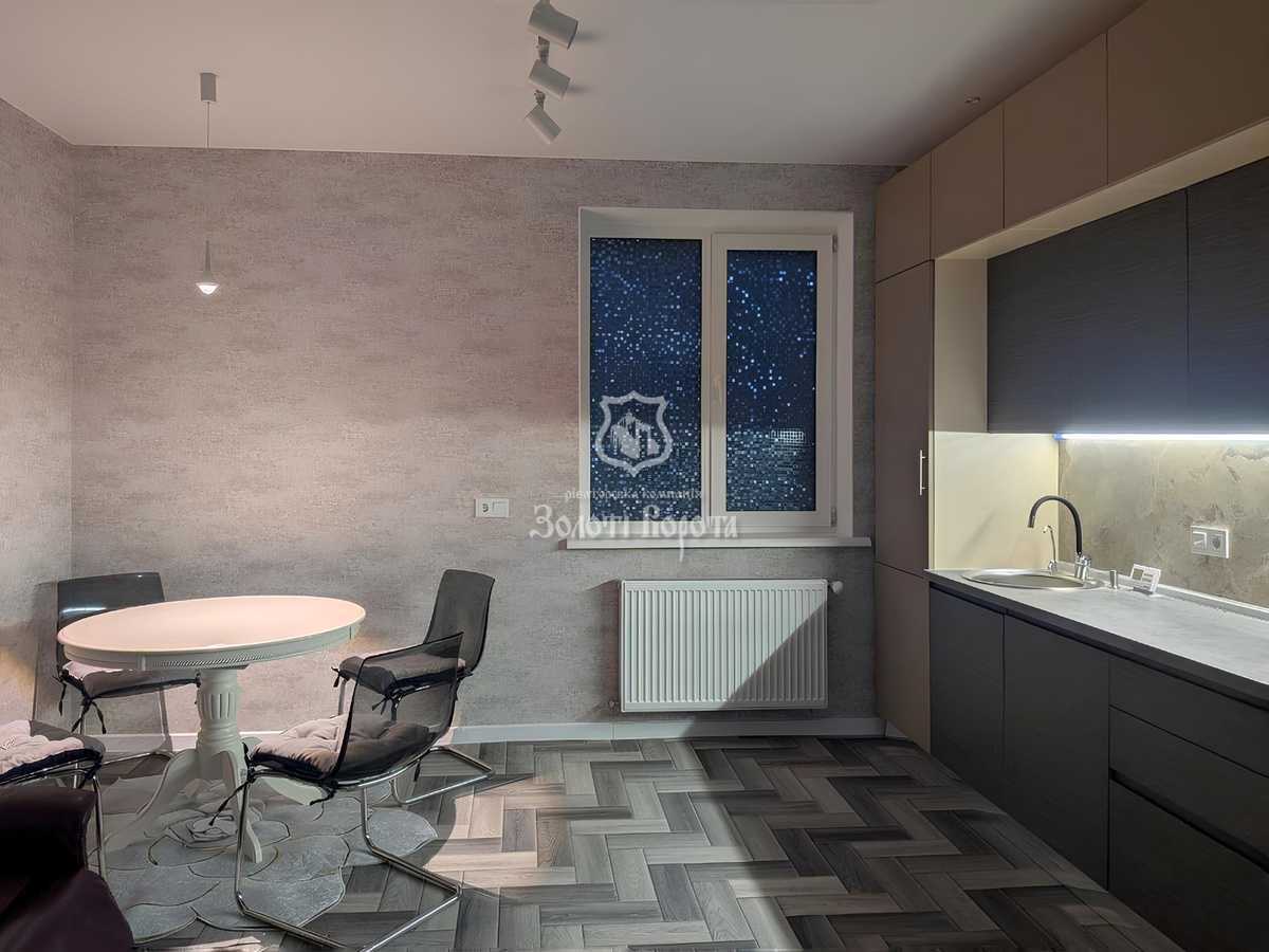 Продажа 2-комнатной квартиры 70.6 м², Сімейна, 3