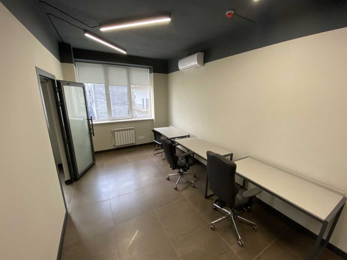 Аренда офиса 26 м², Евгения Сверстюка ул., 11