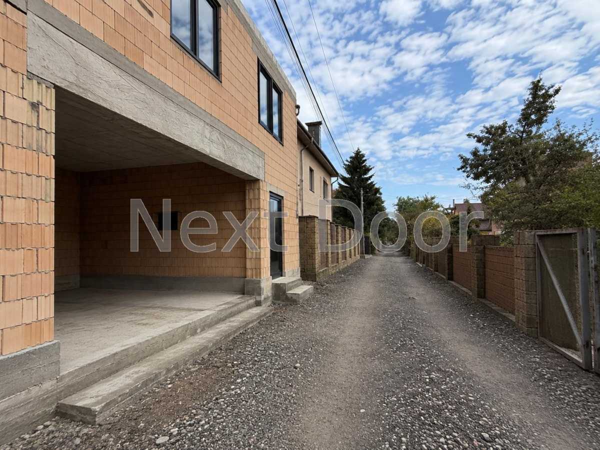Продажа дома 288.3 м², Богатырская ул.