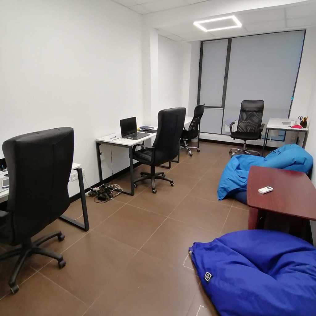 Аренда офиса 16 м², Евгения Сверстюка ул., 11
